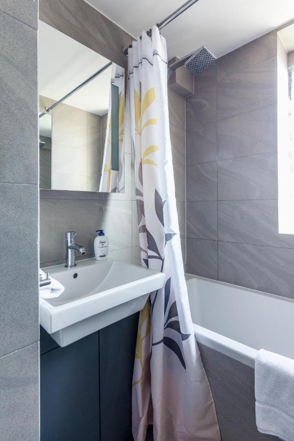 Amanah Properties - Luxury 2 Bed Chelsea Cloisters London Skyline Exterior photo