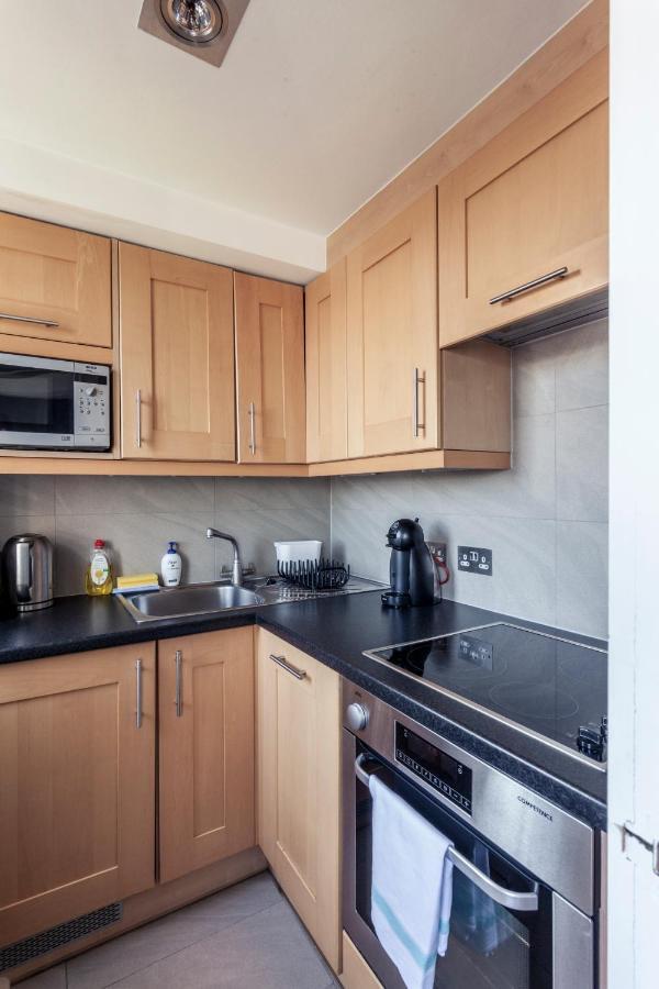 Amanah Properties - Luxury 2 Bed Chelsea Cloisters London Skyline Exterior photo